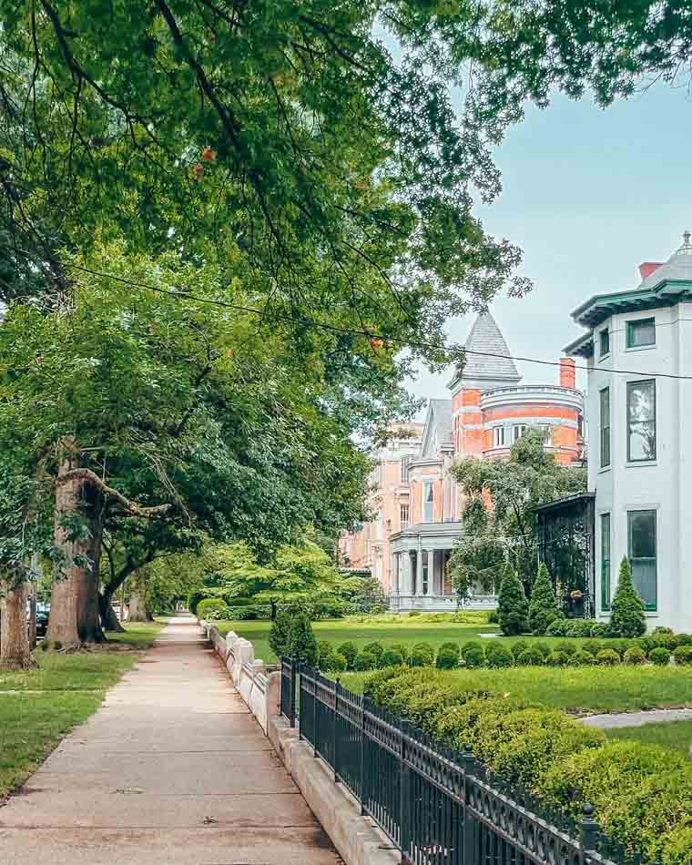 Historic Victorian homes in the Cherokee Triangle neighborhood on the Highlands Food & Walking Tour