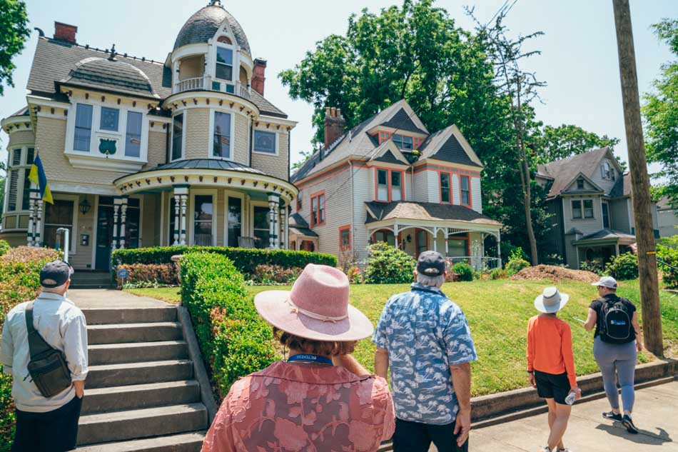 Food, history and architecture walking tour of Louisville's Highlands neighborhood