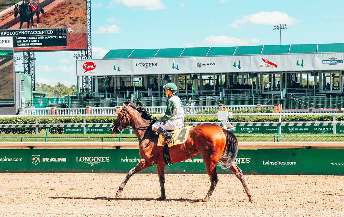 With 150,000 or so attendees all heading to the same place at the same time, getting to the Kentucky Derby is a whole ordeal. Luckily, this ain't our first rodeo - er, horse race. Here's is the complete local's guide to getting to Churchill Downs for the Derby (and safely home again)!