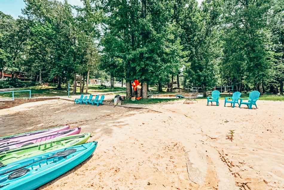 kayaks on the beach of kentucky lake