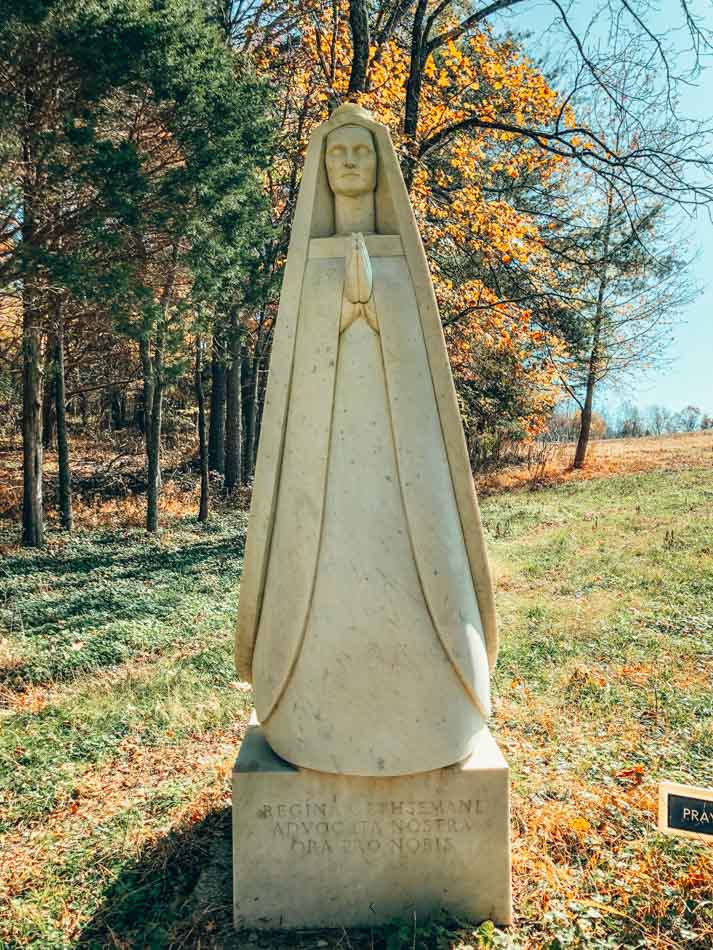 statue-of-mary-at-gethsemani-in-new-haven-kentucky